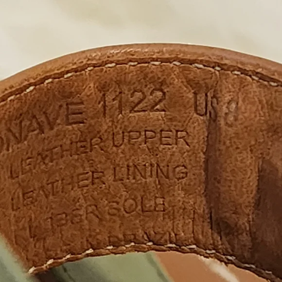 Hunter Gonave Wood Heel Sandals - Picture 11 of 16